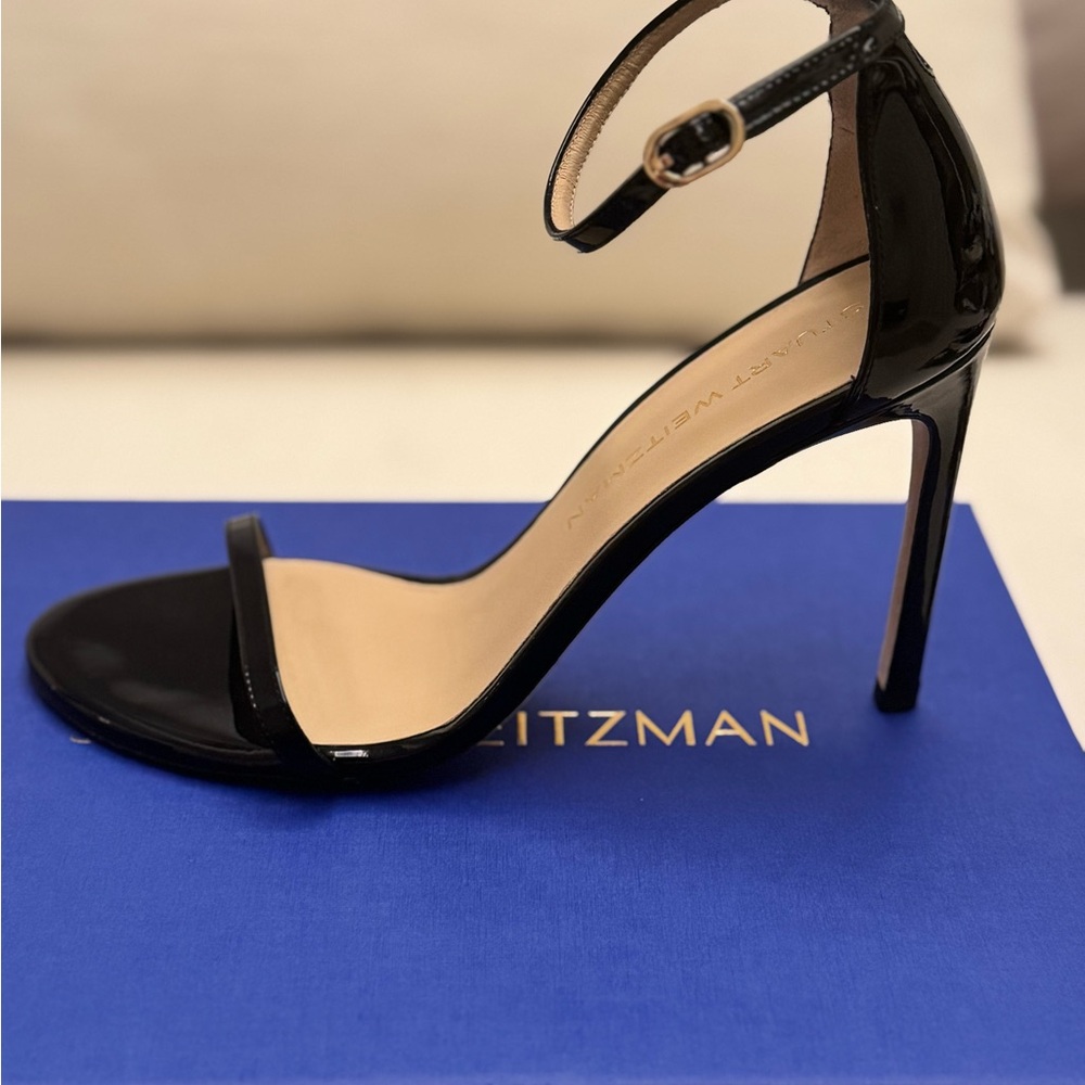 Stuart Weitzman Black Patent Leather Heels - Nudistsong heel